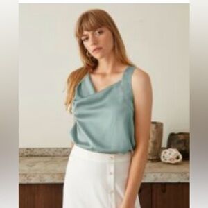 Sleeveless blouse